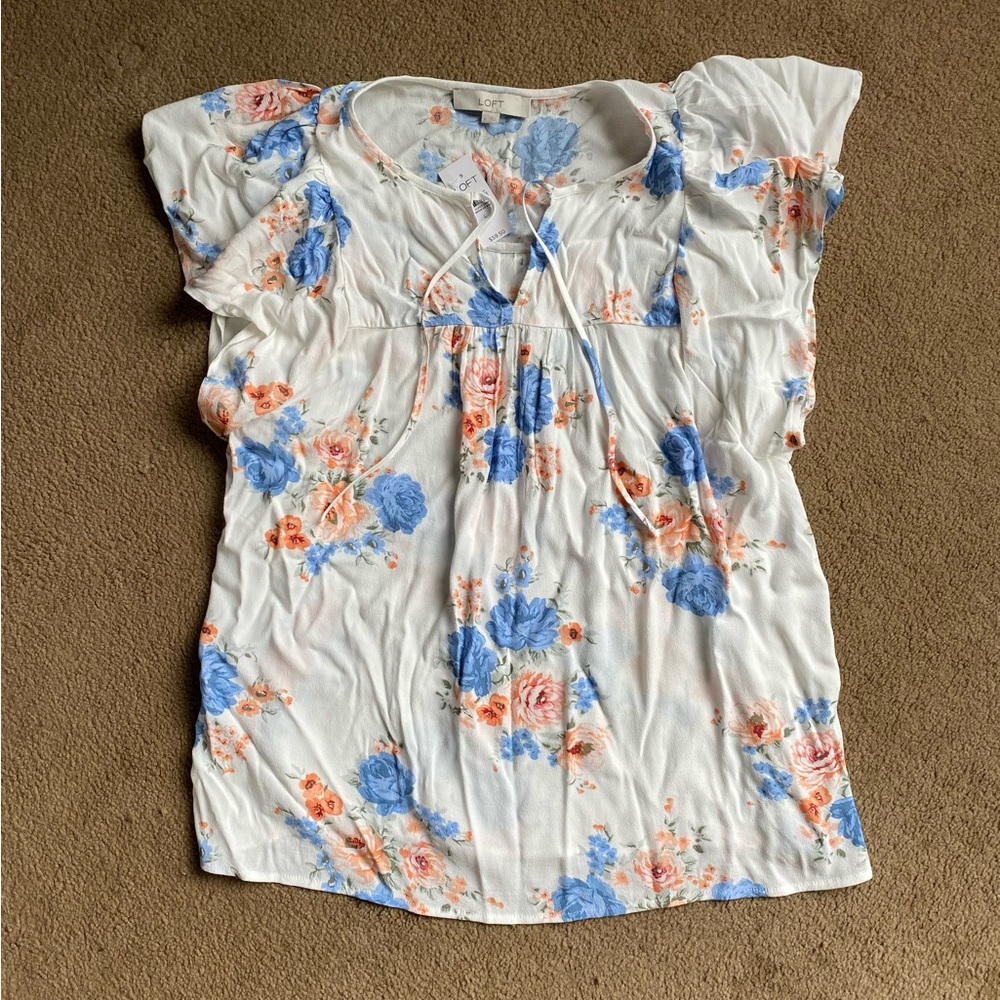 NWT! LOFT FLUTTER SLEEVE BLOUSE